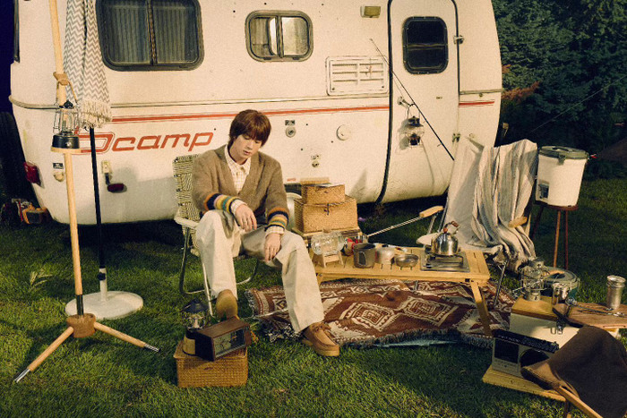 Diện mạo mới của Jin (BTS) gây liên tưởng đến 'nam thần' phim Vườn sao băng Ảnh 1