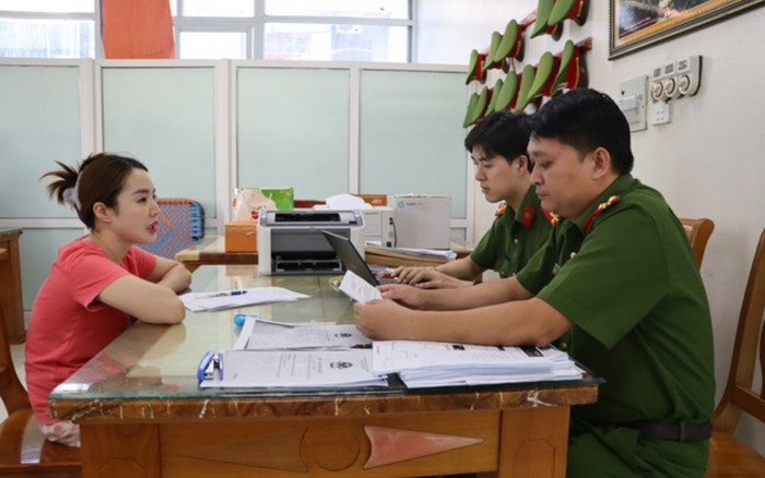 Bắt giữ 'thiếu phụ xinh đẹp' lừa đảo hơn 43 tỉ đồng bằng chiêu trò tinh vi Ảnh 2