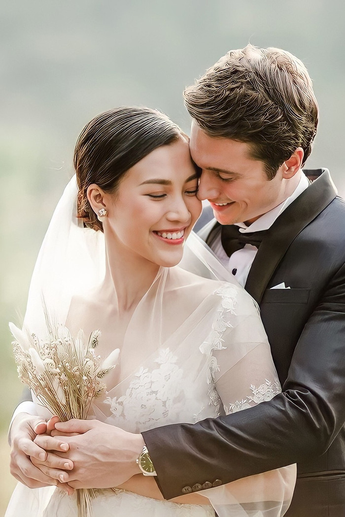 Hoàng Oanh và chồng cũ tổ chức đám cưới năm 2019. 