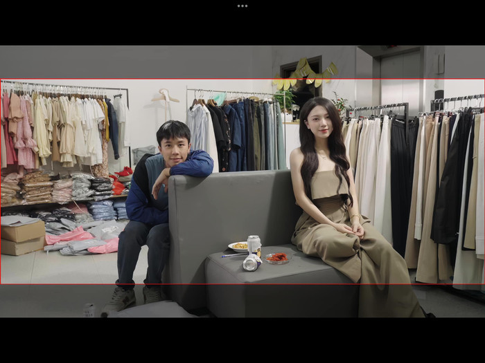 Đi giữa trời rực rỡ: Sắc vóc và diễn xuất của nữ diễn viên mới lấn át Thu Hà Ceri Ảnh 2