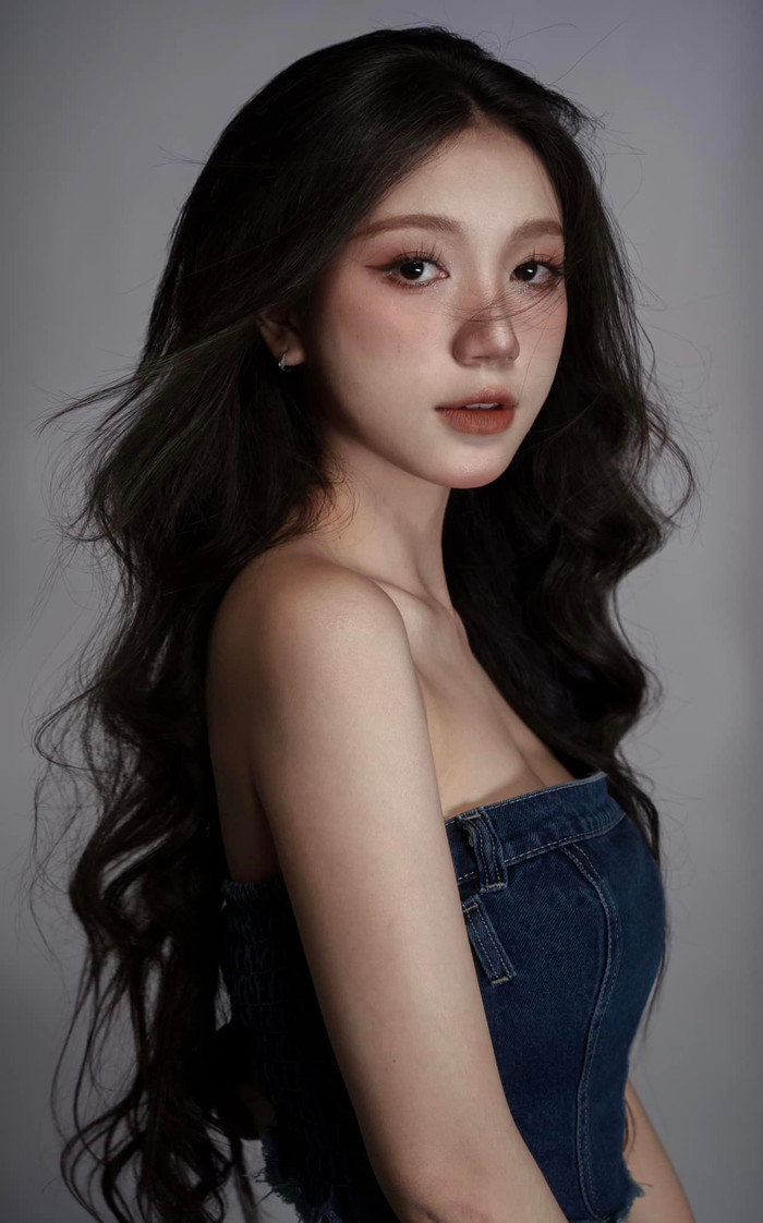 Thùy Dương là gương mặt đang nhận được sự quan tâm của đông đảo khán giả xem Đi giữa trời rực rỡ. 