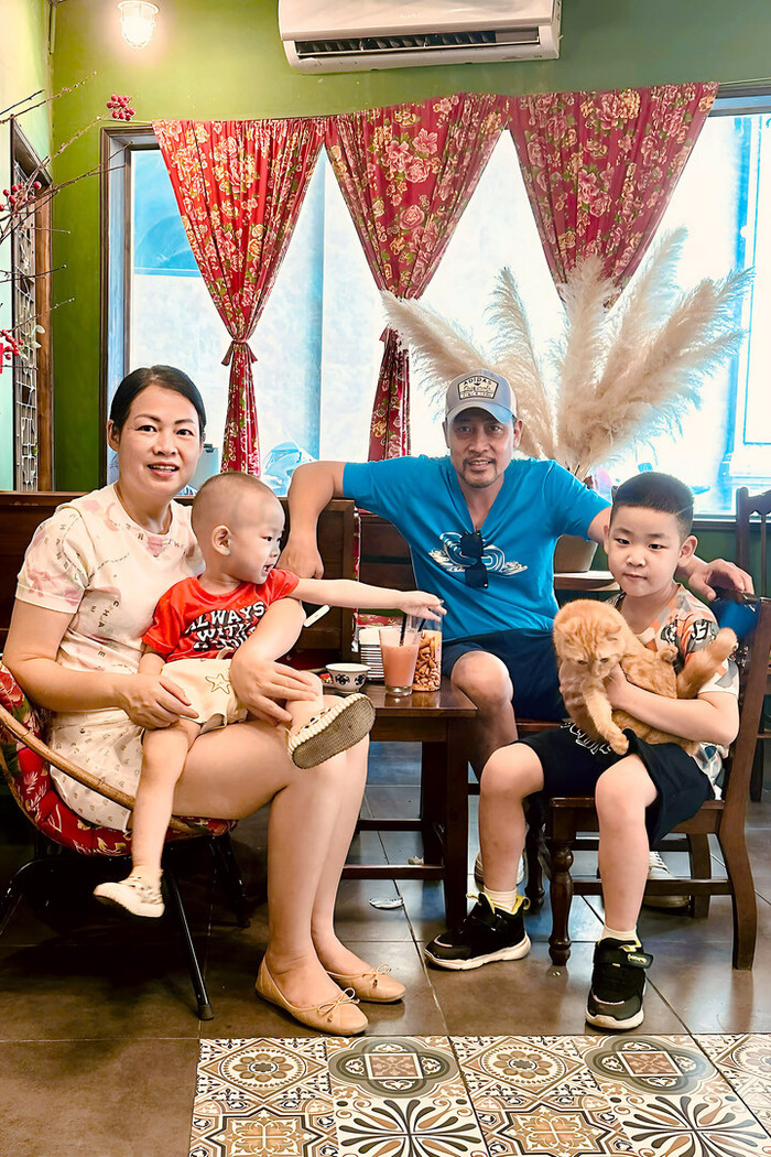 Bà xã cực phẩm của Dương 'cơ bắp' phim Độc Đạo: Được chồng cưng như trứng mỏng, sinh 4 con vẫn đẹp Ảnh 2
