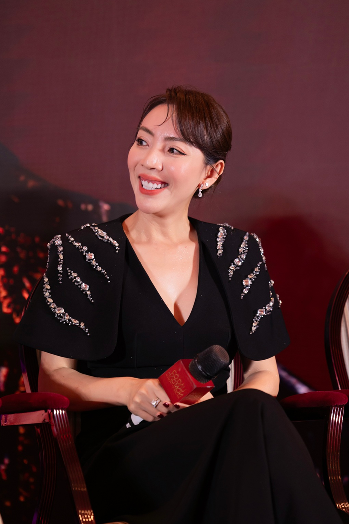 Thu Trang lên tiếng khi được hỏi về Minh Dự ở sự kiện chiều 1/10. 