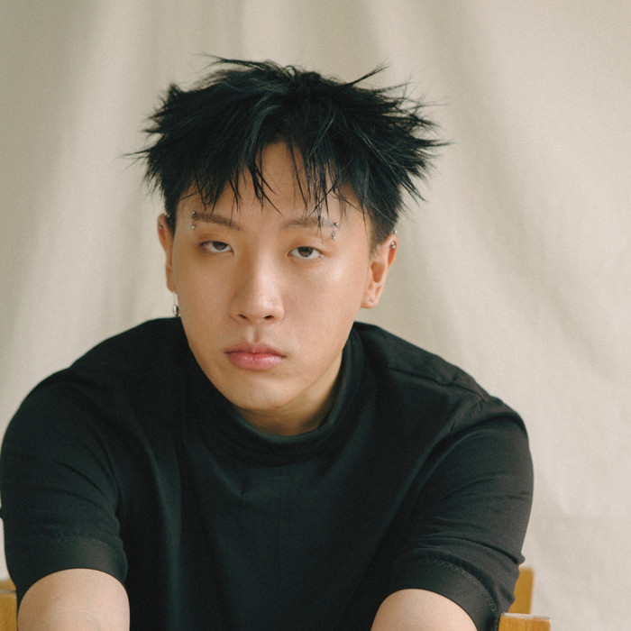 Nam ca sĩ 32 tuổi bị phạt 1 năm 2 tháng tù Ảnh 1