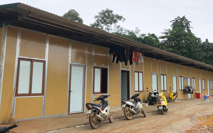 Cuộc sống ở khu nhà tạm của dân Làng Nủ: Mưa lớn, ký ức buồn ùa về Ảnh 2