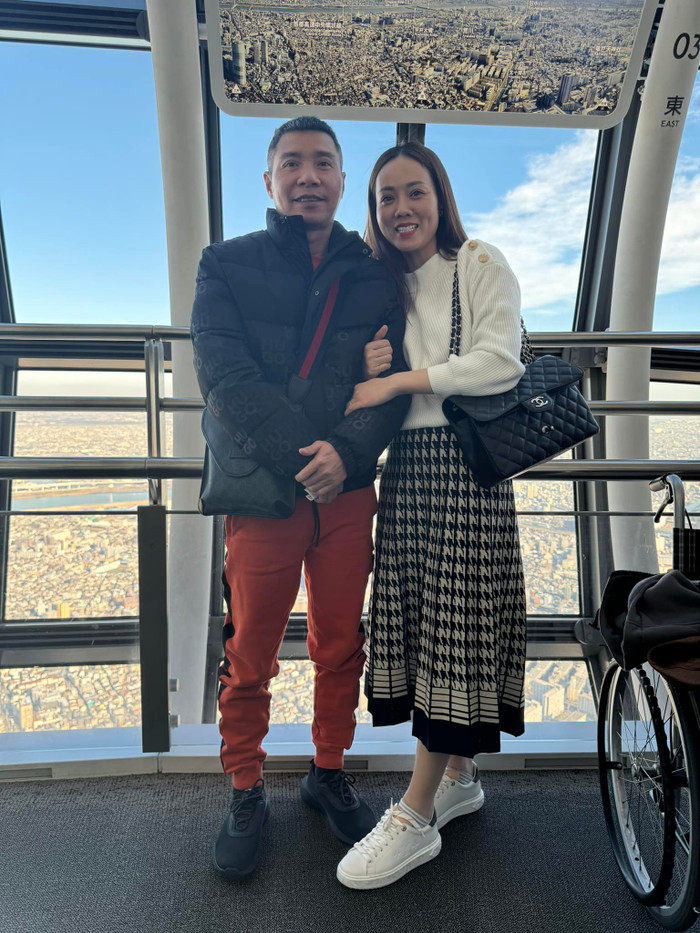 NSND Công Lý từng được bà xã Ngọc Hà đưa sang Nhật Bản để chữa bệnh. Ảnh: FBNV