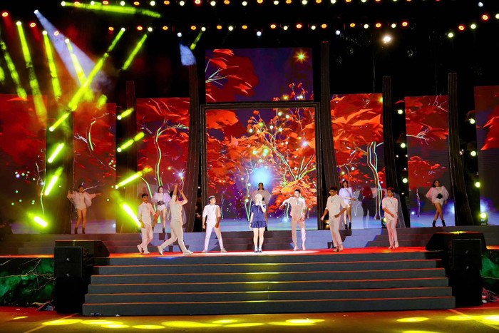 Sân khấu hoành tránh hứa hẹn khuấy động tỉnh nhà Ninh Thuận.