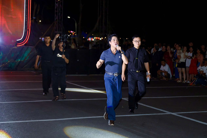 Ca sĩ Ngọc Sơn hứa hẹn mang lại nhiều tiết mục hấp dẫn.