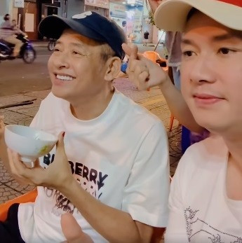 Tấn Beo và ca sĩ Hàn Thái Tú.