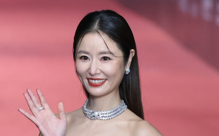 Bộ cánh 20 tỷ không 'cứu' nổi Lâm Tâm Như Ảnh 2