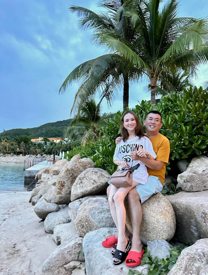 Diễn viên Nhật Cường và vợ.