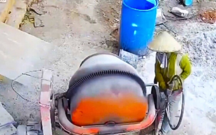 Một người phụ nữ ở Đắk Lắk tử vong vì điện giật lúc trộn bê tông Ảnh 2