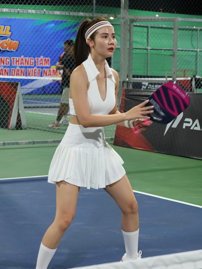 Huyền Lizzie thường xuyên chơi pickleball. Ảnh: FBNV