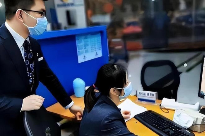 Bị lừa mất 67 tỷ trong 5 năm, người đàn ông phát hiện kẻ gian là người quen - Ảnh minh họa.