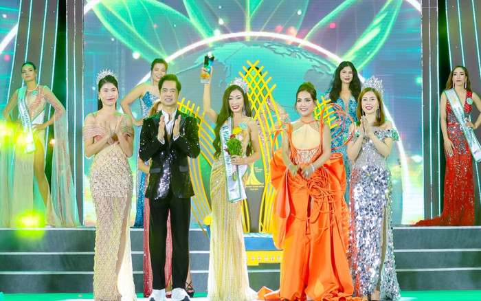 Á hậu 1 Miss Business Earth 2024 có phần ứng xử gây sốt Ảnh 2