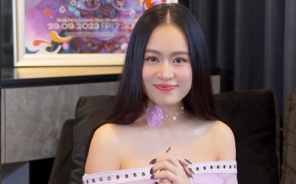 Hoàng Thuỳ Linh lộ diện sau gần một năm ở ẩn Ảnh 2