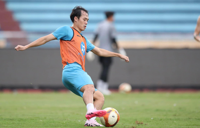 Tiền đạo Văn Toàn đang có phong độ không tốt và dính vận đen chấn thương. Ảnh: CLB Nam Định