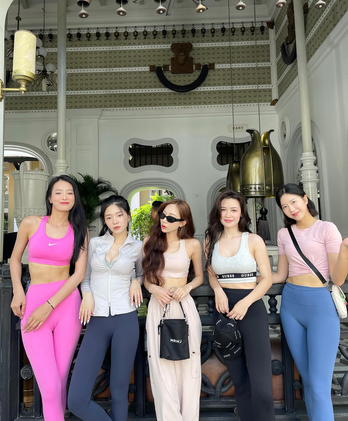 Yuna Vũ tiết lộ cô và dàn người chơi nữ ở Đảo Thiên Đường tâm sự rất nhiều.