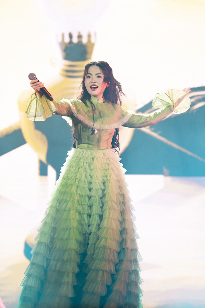 Vì sao gần 10 nghìn người đội mưa xem Phương Mỹ Chi hát? Ảnh 3