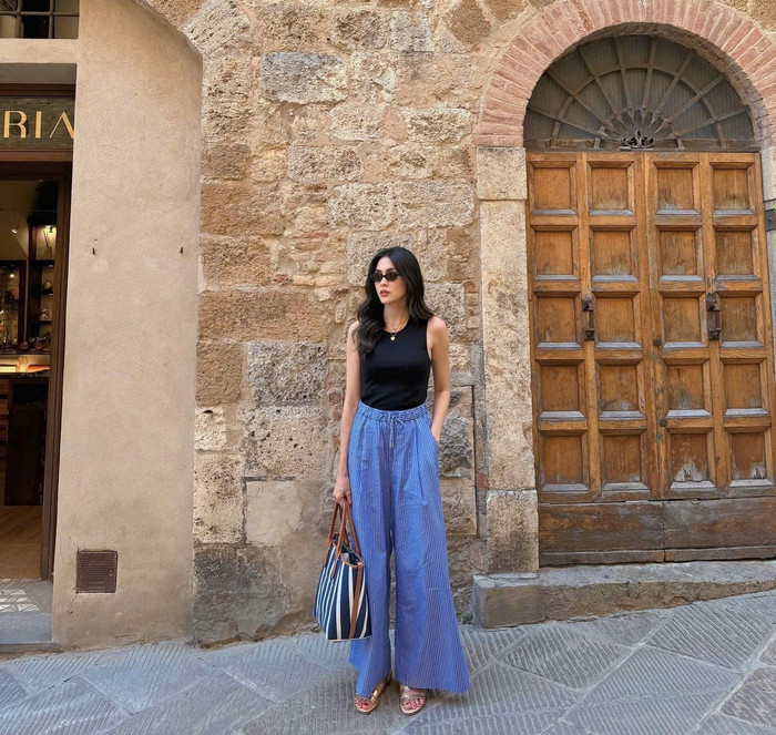 Gu ăn mặc Hà Tăng toát lên phong thái dâu hào môn.