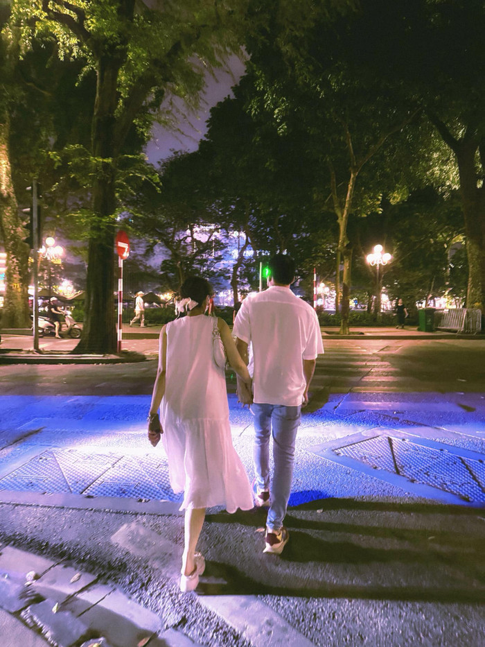 Việc Hương Giang không tiết lộ danh tính bạn trai khiến nhiều người đồn đoán. 