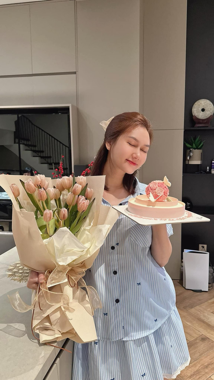 Hương Giang nổi đóa khi bạn dân mạng cà khịa. 