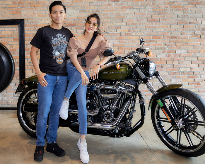 Khánh Thi chi 1 tỷ đồng để mua mô tô tặng Phan Hiển sau SEA Games 31,