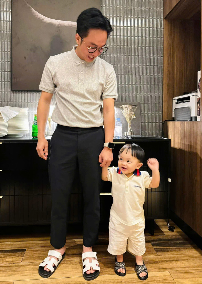 Cường Đô La chăm con cực khéo.