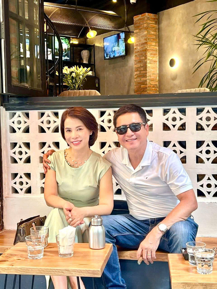 Nghệ sĩ Chí Trung và bạn gái Ý Lan.