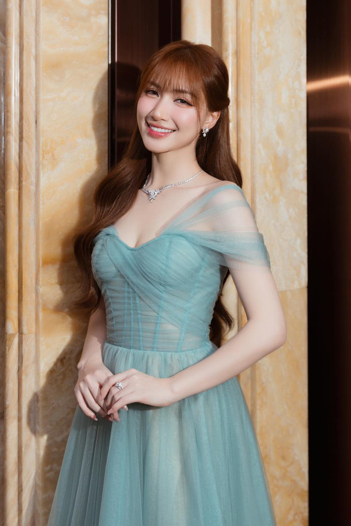 Ở tuổi 29, Hòa Minzy tập trung hoạt động nghệ thuật, chăm sóc con trai và 'bén duyên' sang kinh doanh. 