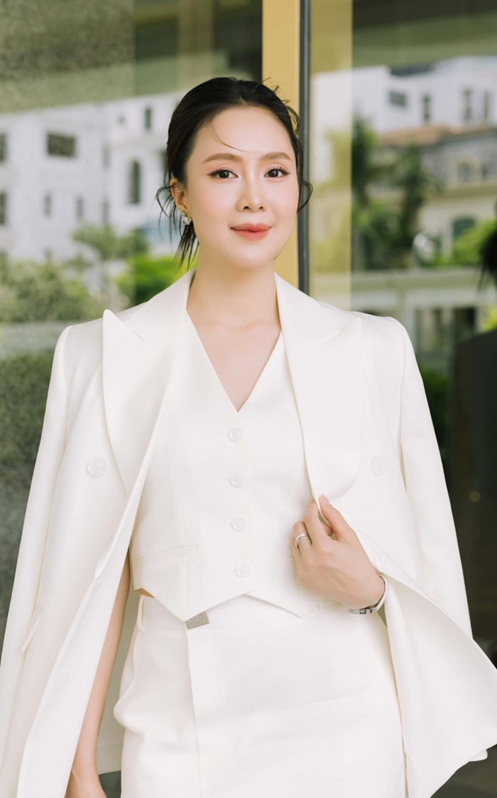 Hồng Diễm sở hữu vẻ đẹp dịu dàng, đằm thắm nên được tin tưởng giao cho nhiều vai diễn chính diện. 