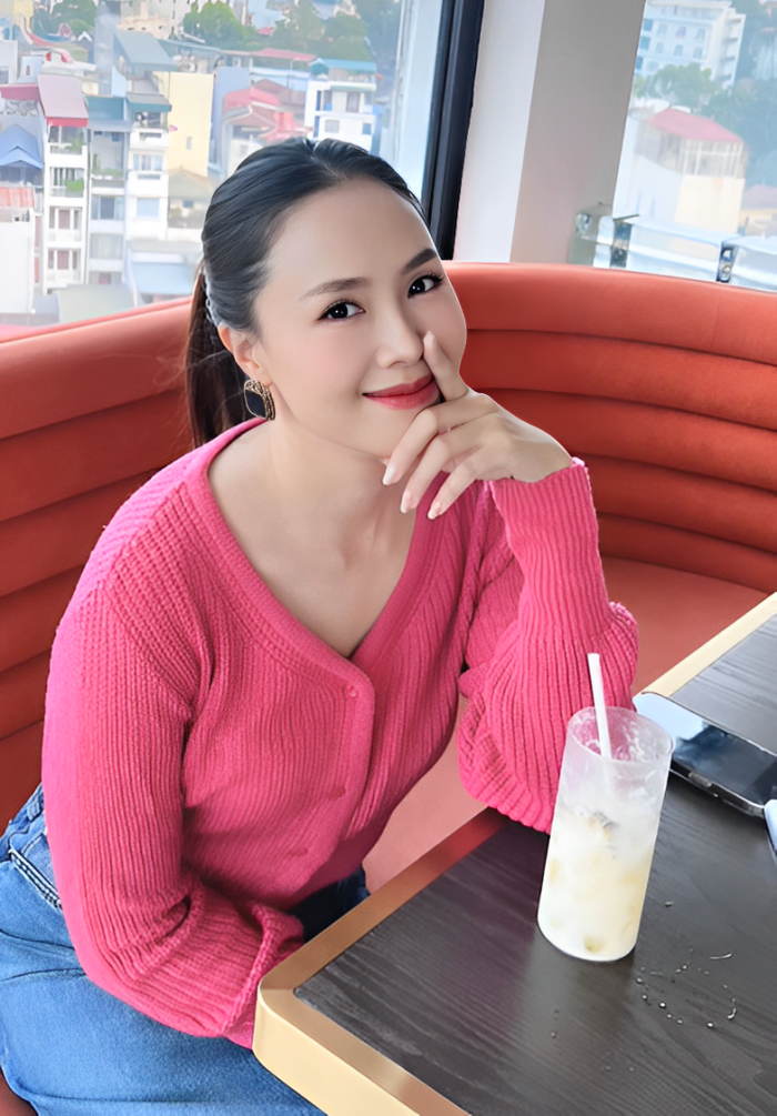 Ở tuổi 41, Hồng Diễm vẫn luôn xinh đẹp và hạnh phúc với cuộc sống viên mãn. 