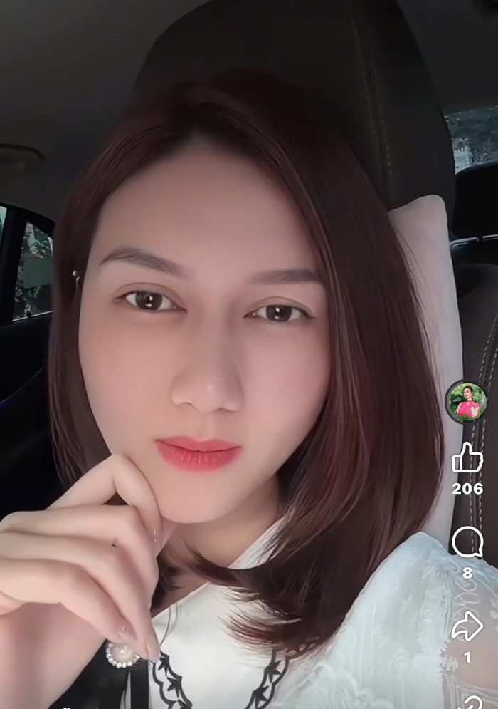 Hương Giang phủ nhận tin đồn mập mờ với bạn diễn.