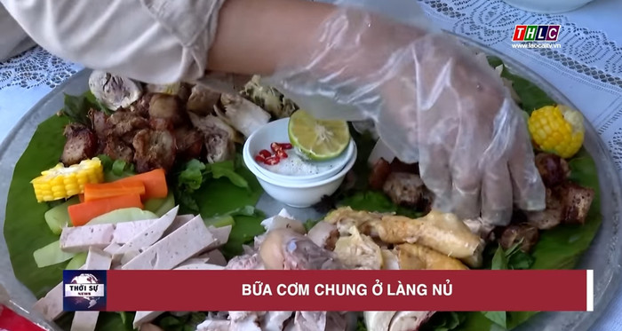 Bữa cơm chung đầu tiên của người Làng Nủ sau thảm hoạ lũ quét Ảnh 2