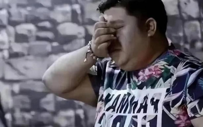 Ly dị vợ và nghỉ việc ngay khi nhận 35 tỷ đền bù, chàng trai phải trả giá đắt sau 7 năm Ảnh 2