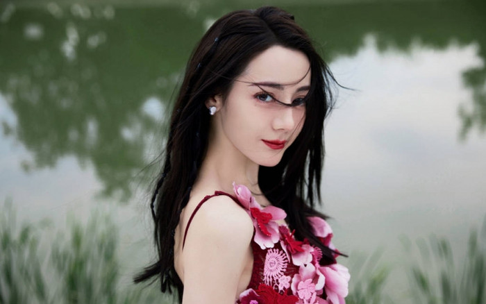 Địch Lệ Nhiệt Ba bí mật sinh con cho Hoàng Cảnh Du? Ảnh 2