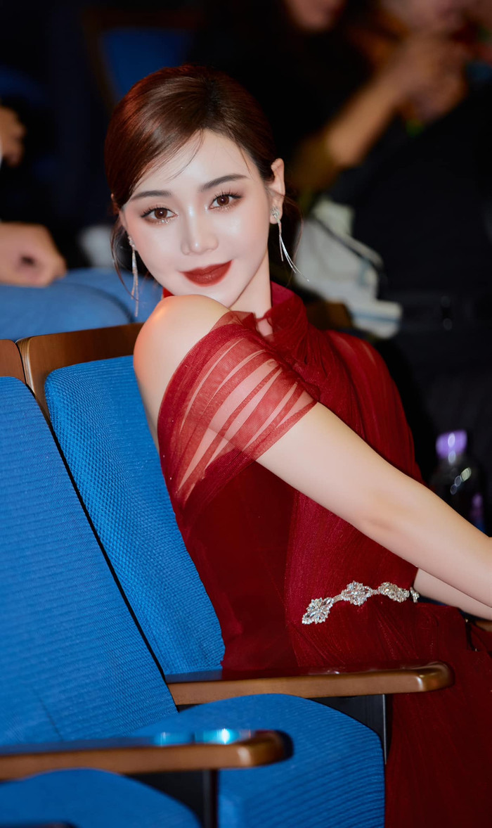 Sắc vóc quyến rũ của Quỳnh Kool ở tuổi 29.