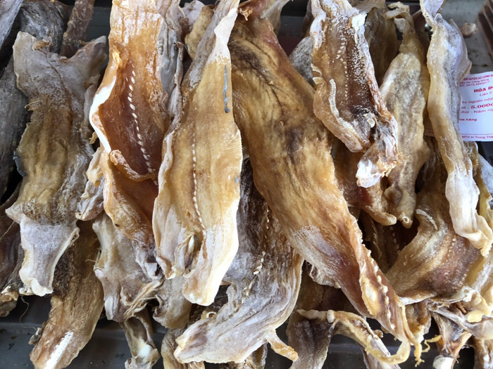 Đặc sản cá chèo bẻo khô.