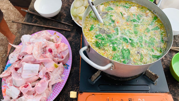 Đặc sản lẩu cá chèo bẻo thơm ngon và hấp dẫn.