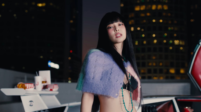 Jennie quyến rũ tột độ trong lần tái xuất đường đua âm nhạc hậu rời YG.