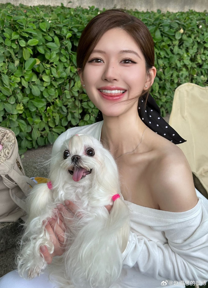 Triệu Lộ Tư, vẻ đẹp trong trẻo, ngọt ngào qua ảnh chỉnh sửa.