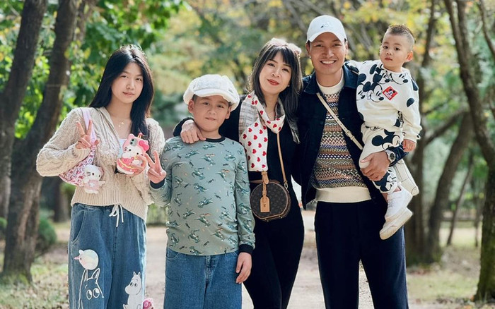 Mạnh Trường đưa gia đình đi du lịch, ái nữ đầu ngày càng lộ rõ visual xinh đẹp Ảnh 2