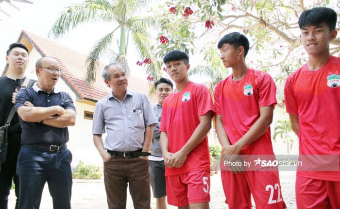 Bầu Đức đã cho CLB HAGL triển khai chiến lược mới.