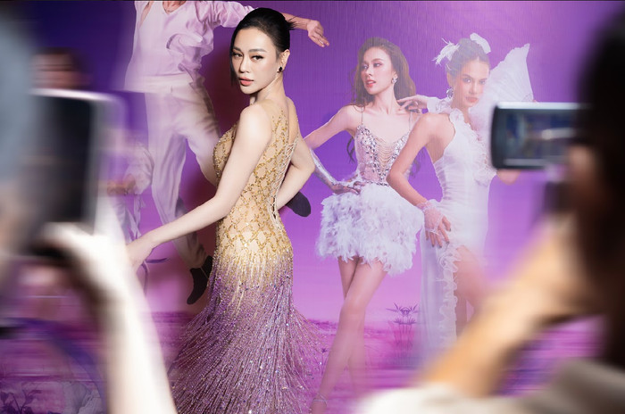 Phương Oanh cho biết chồng ủng hộ khi cô tham gia Bước Nhảy Hoàn Vũ, không ghen khi vợ bắt cặp với nhiều vũ công nam diển trai.