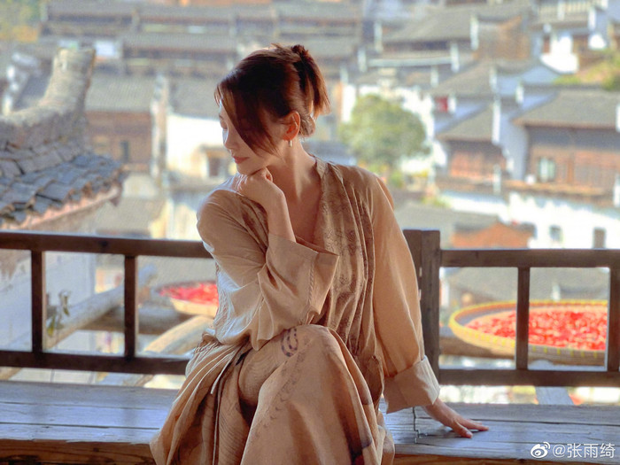 Nữ diễn viên nổi tiếng bị tố ngoại tình cũng đàn ông đã có vợ