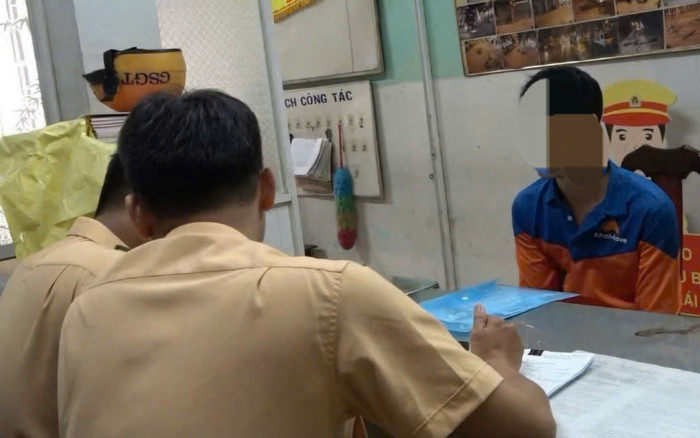 Vụ người đàn ông chặn đầu xe cấp cứu: Có lý lẽ nhưng không thuyết phục Ảnh 2