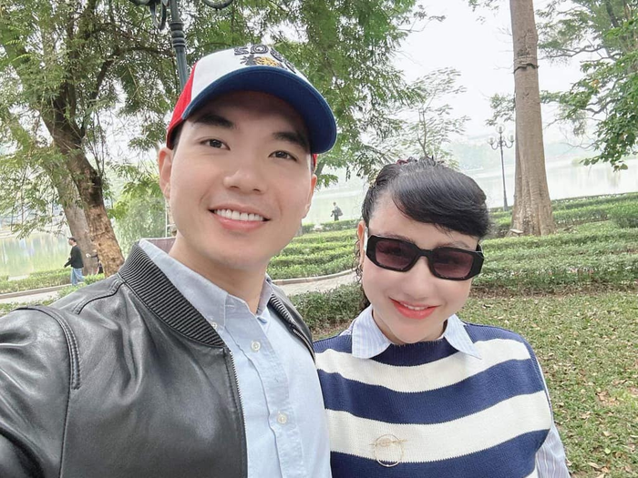 Vợ đại gia hơn 15 tuổi của Trương Nam Thành hiếm hoi lộ diện. 