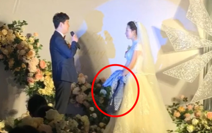 Chú rể gây tranh cãi khi tặng tạp dề cho cô dâu ngay giữa hôn lễ Ảnh 2