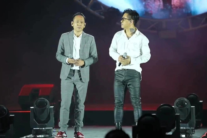 Trước đó, ê-kíp từng thành công với đêm nhạc của Duy Mạnh và Tuấn Hưng.