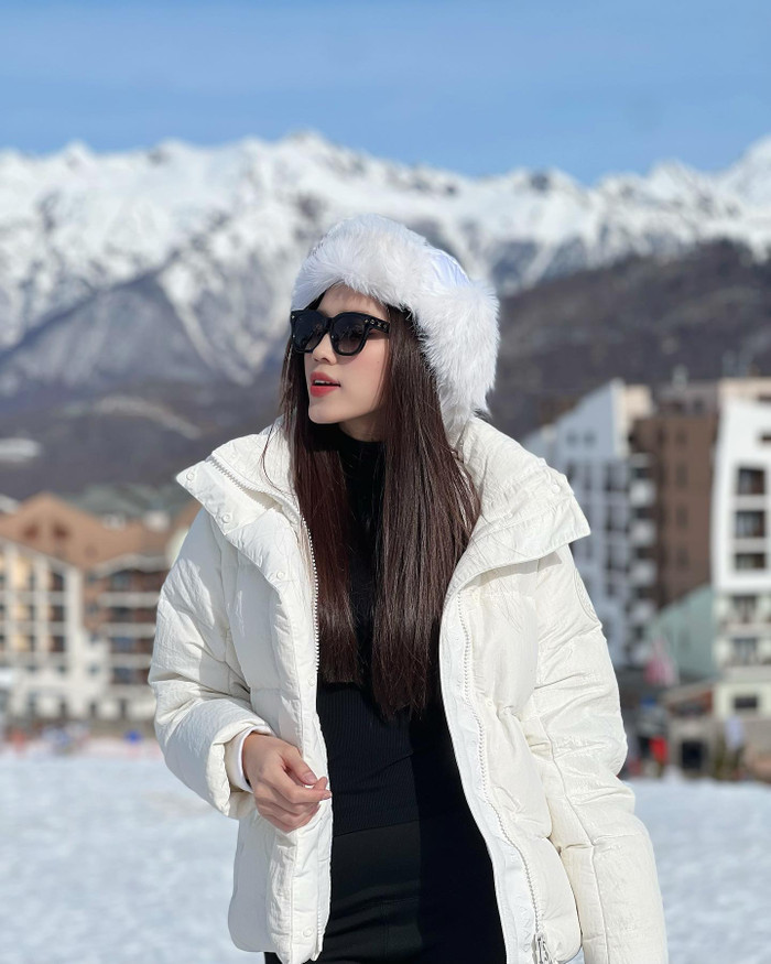 Hoa hậu Đỗ Thị Hà thường xuyên du lịch nước ngoài, nếu không, cô sẽ chọn một địa điểm hẹn hò trong nước có sự riêng tư. 